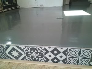 Réalisation d'un ragréage vitrifié finition géométrique